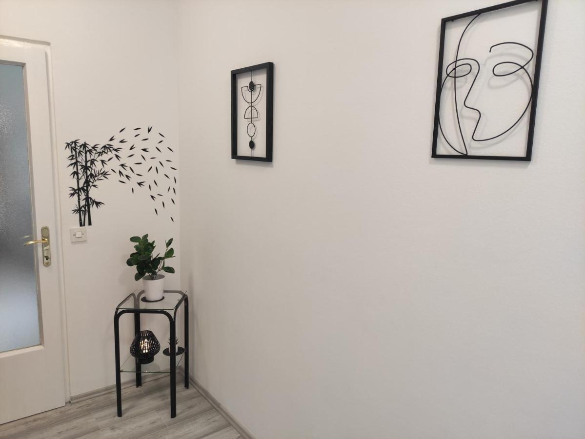 Apartman Iris S Terasom Rijeka Bagian luar foto