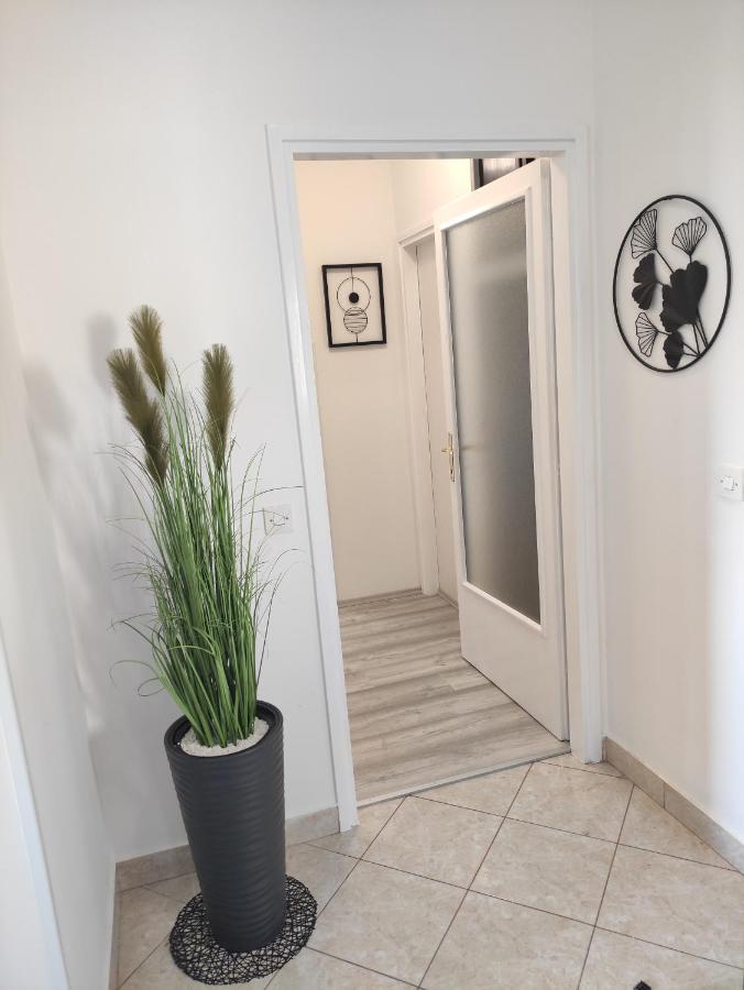 Apartman Iris S Terasom Rijeka Bagian luar foto